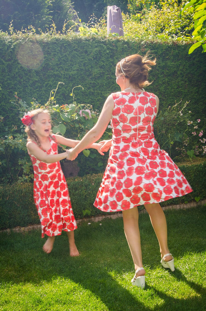 Moeder dochter zoon matching kleding twinning jurken zomer feestjurk - mama & me summer dress by Just Like Mommy'z red poppy